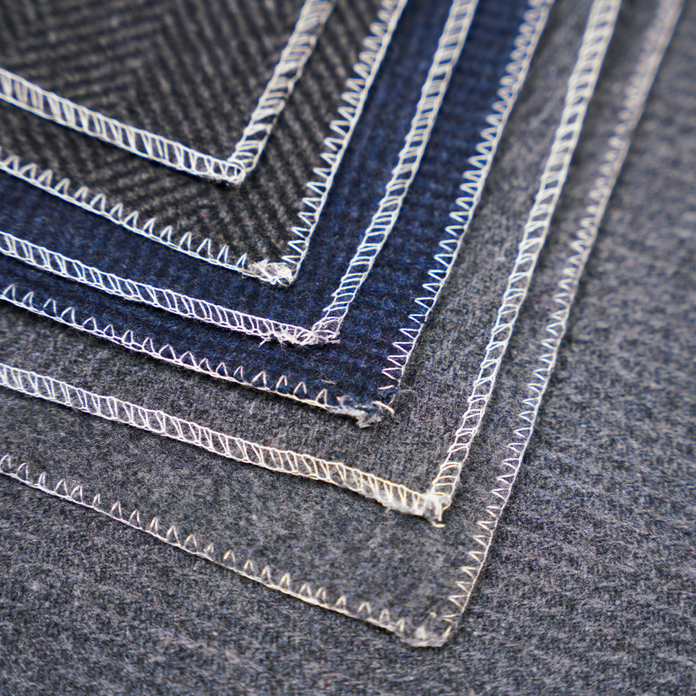 50% wol, 50% andere vezels, 760 g/ml, donkergrijs + middelgrijs, geruite visgraatmotief Melton-stof, ML-241150-760