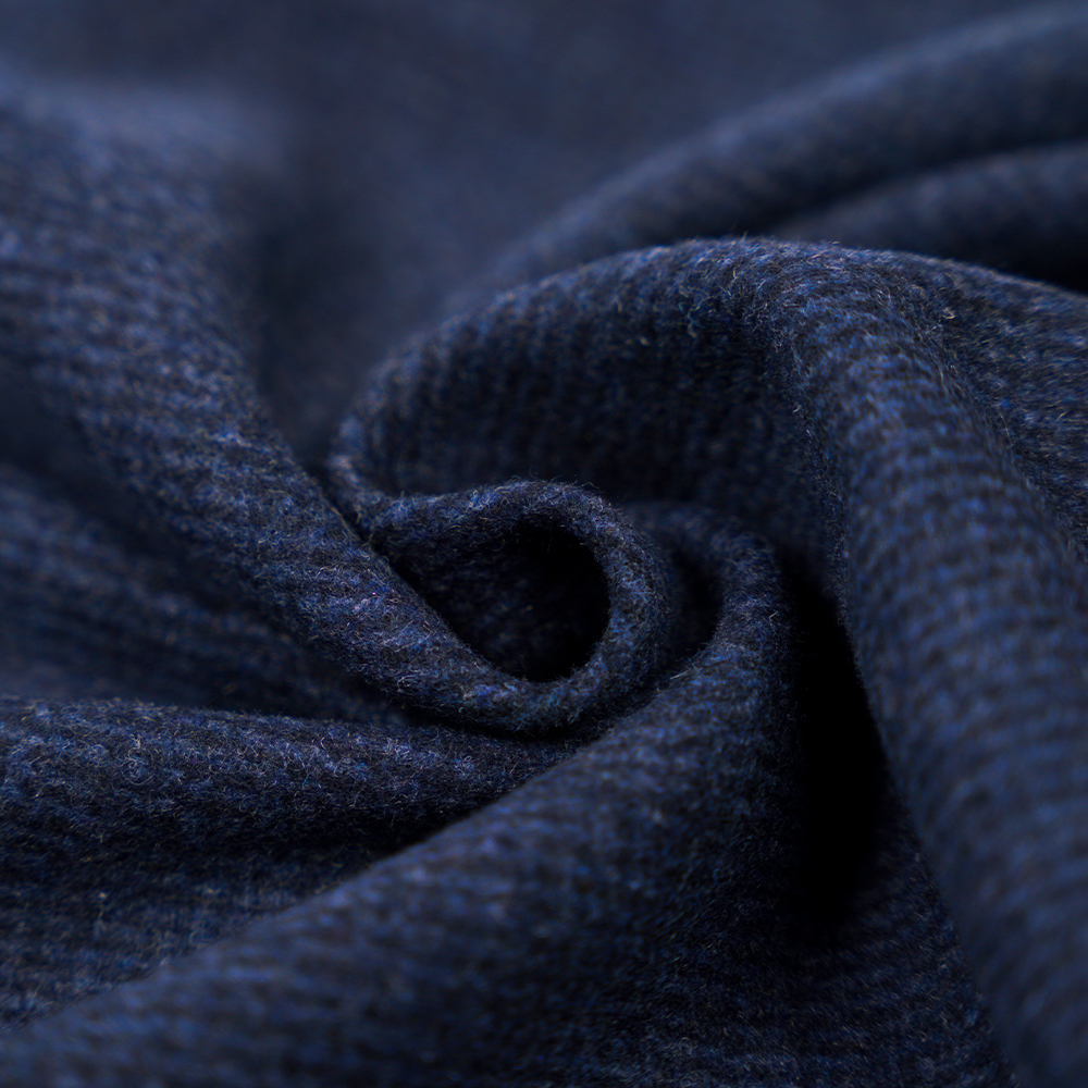 30% wol, 60% polyester, 10% andere vezels, 560 g/ml, Benzhiqing + blauwgroen, horizontaal gestreepte tweedstof, ML-04231230